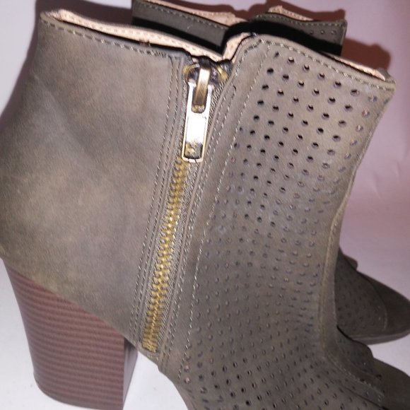 Brash Womens Shoes size 7 Faux Suede Booties Olive Green Open Tie Side Zip All M - Picture 4 of 14